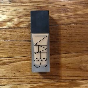 NARS all day luminous weightless foundation,